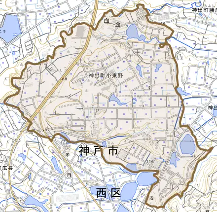 神出町小束野とその周辺の地図。町の範囲を重ねている