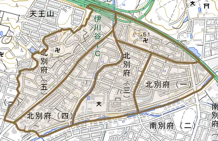 北別府とその周辺の地図。町の範囲を重ねている