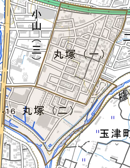 丸塚とその周辺の地図。町の範囲を重ねている