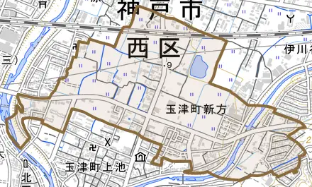 玉津町新方とその周辺の地図。町の範囲を重ねている