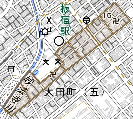 戎町とその周辺の地図。町の範囲を重ねている