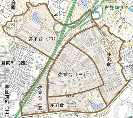弥栄台とその周辺の地図。町の範囲を重ねている