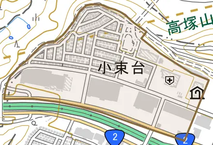 小束台とその周辺の地図。町の範囲を重ねている