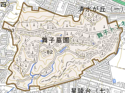 舞子陵とその周辺の地図。町の範囲を重ねている