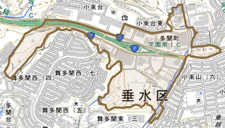 多聞町とその周辺の地図。町の範囲を重ねている