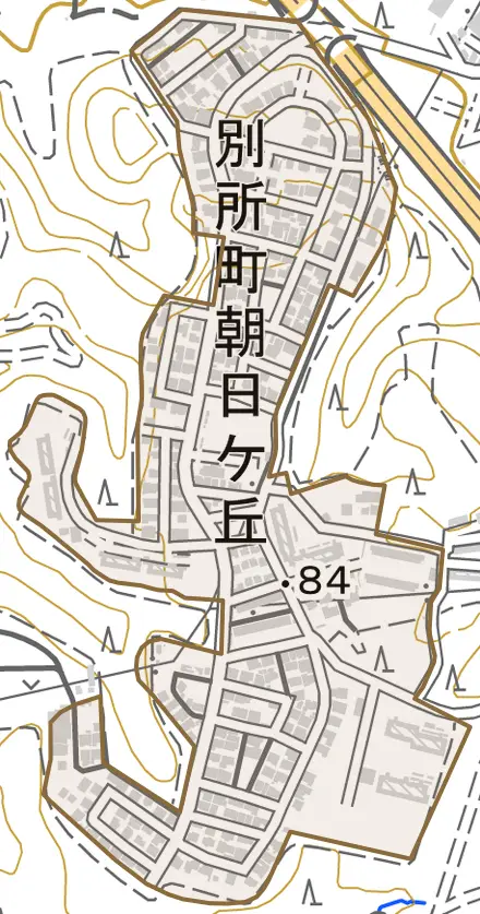 別所町朝日ケ丘とその周辺の地図。町の範囲を重ねている