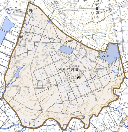 別所町興治とその周辺の地図。町の範囲を重ねている