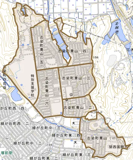 志染町青山とその周辺の地図。町の範囲を重ねている