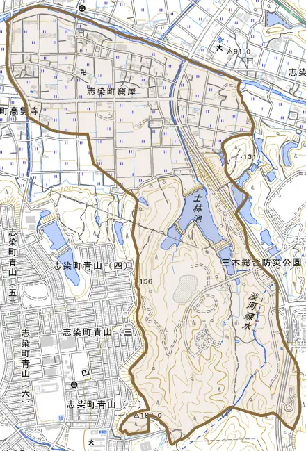 志染町窟屋とその周辺の地図。町の範囲を重ねている
