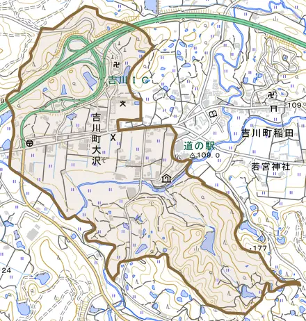 吉川町大沢とその周辺の地図。町の範囲を重ねている