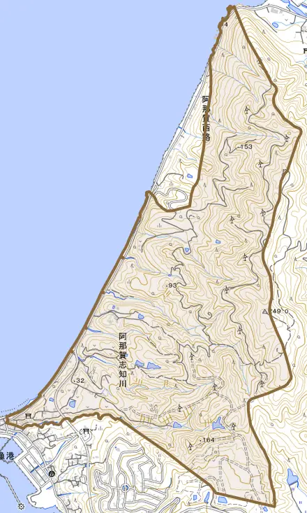 阿那賀志知川とその周辺の地図。町の範囲を重ねている