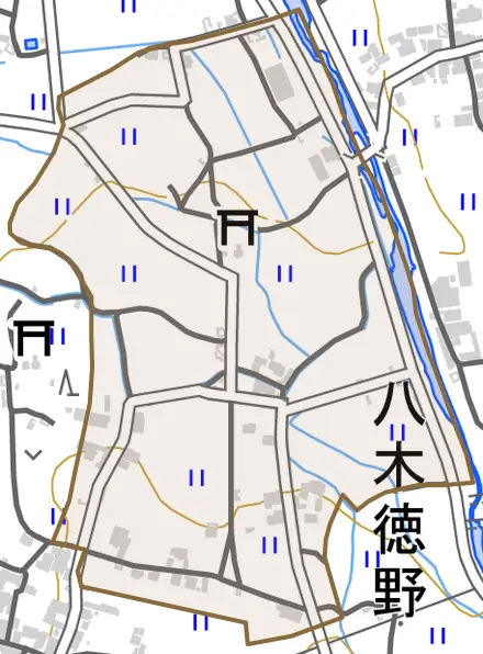 八木徳野とその周辺の地図。町の範囲を重ねている
