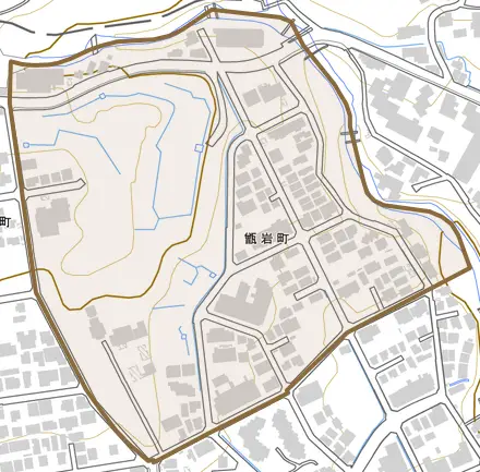 甑岩町とその周辺の地図。町の範囲を重ねている