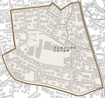 久出ケ谷町とその周辺の地図。町の範囲を重ねている