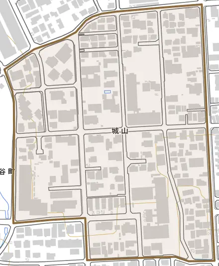 城山とその周辺の地図。町の範囲を重ねている