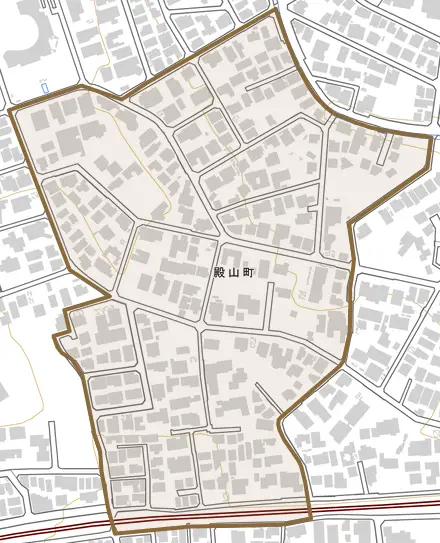 殿山町とその周辺の地図。町の範囲を重ねている