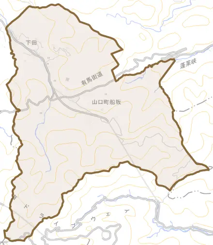 山口町船坂とその周辺の地図。町の範囲を重ねている