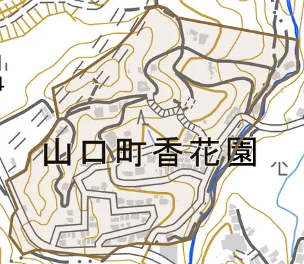 山口町香花園とその周辺の地図。町の範囲を重ねている