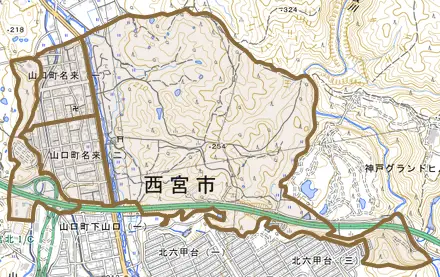 山口町名来とその周辺の地図。町の範囲を重ねている