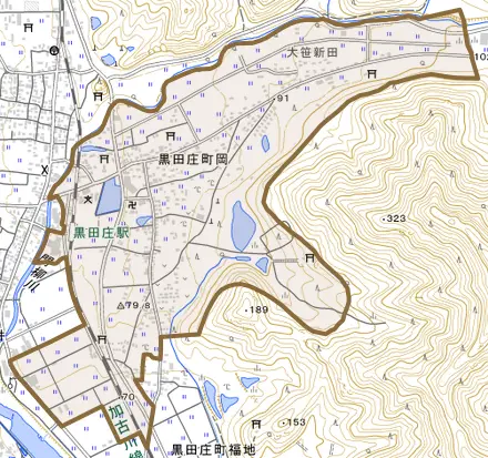 黒田庄町岡とその周辺の地図。町の範囲を重ねている
