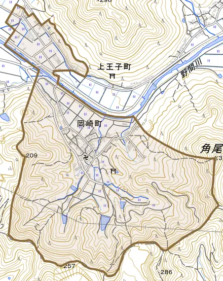 岡崎町とその周辺の地図。町の範囲を重ねている