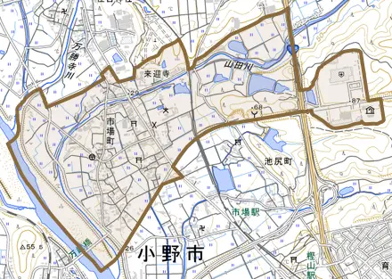 市場町とその周辺の地図。町の範囲を重ねている