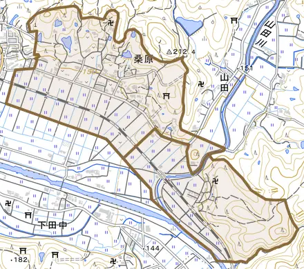 桑原とその周辺の地図。町の範囲を重ねている