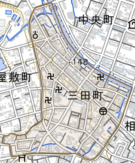 三田町とその周辺の地図。町の範囲を重ねている