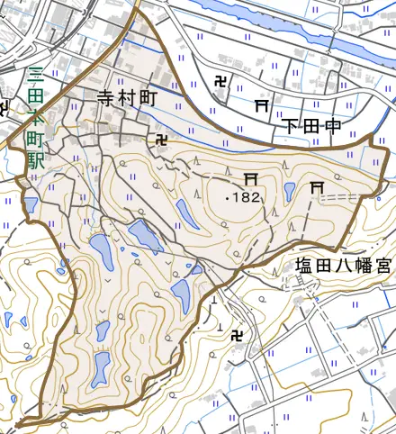 寺村町とその周辺の地図。町の範囲を重ねている