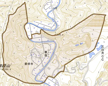 春哉とその周辺の地図。町の範囲を重ねている