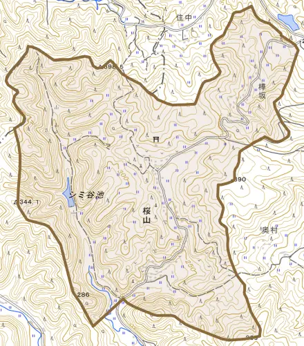 桜山とその周辺の地図。町の範囲を重ねている