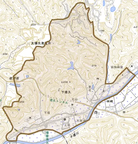 下徳久とその周辺の地図。町の範囲を重ねている