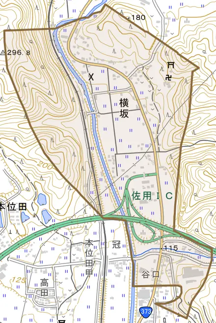 横坂とその周辺の地図。町の範囲を重ねている