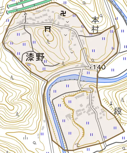 漆野とその周辺の地図。町の範囲を重ねている