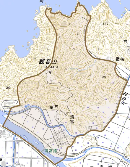 清富とその周辺の地図。町の範囲を重ねている