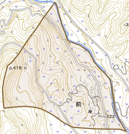 前とその周辺の地図。町の範囲を重ねている