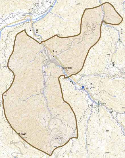 湯とその周辺の地図。町の範囲を重ねている