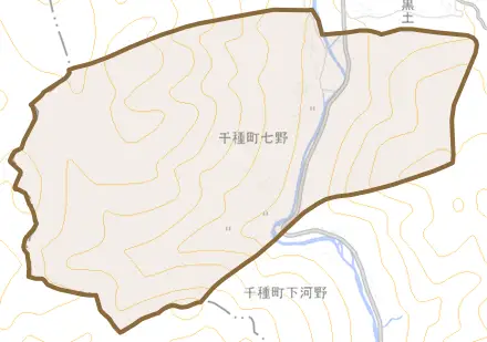 千種町七野とその周辺の地図。町の範囲を重ねている