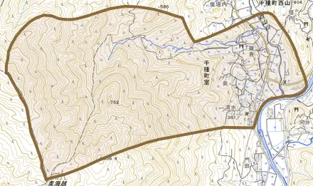 千種町室とその周辺の地図。町の範囲を重ねている