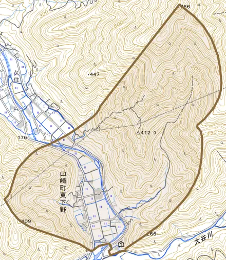 山崎町東下野とその周辺の地図。町の範囲を重ねている