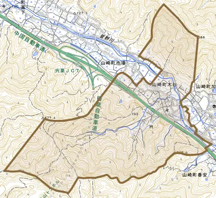 山崎町木谷とその周辺の地図。町の範囲を重ねている