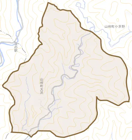 山崎町大沢とその周辺の地図。町の範囲を重ねている
