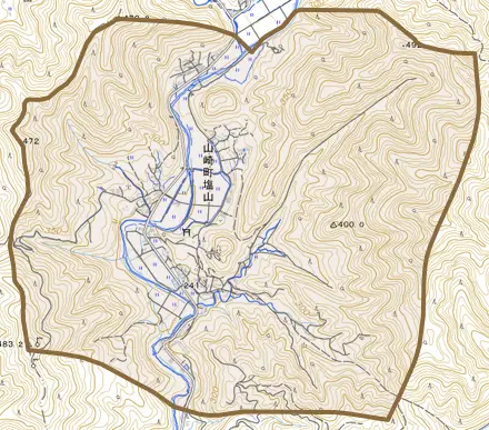 山崎町塩山とその周辺の地図。町の範囲を重ねている