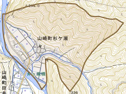 山崎町杉ケ瀬とその周辺の地図。町の範囲を重ねている