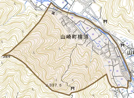 山崎町横須とその周辺の地図。町の範囲を重ねている