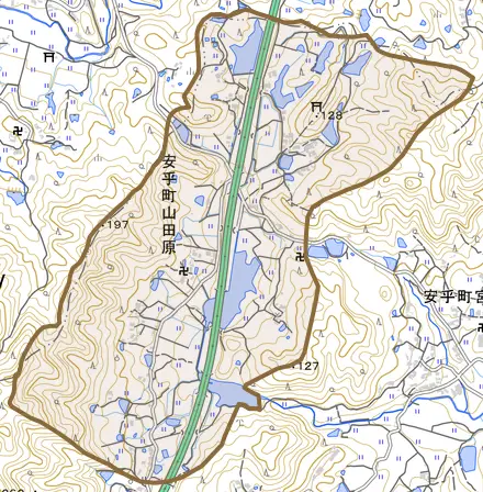 安乎町山田原とその周辺の地図。町の範囲を重ねている