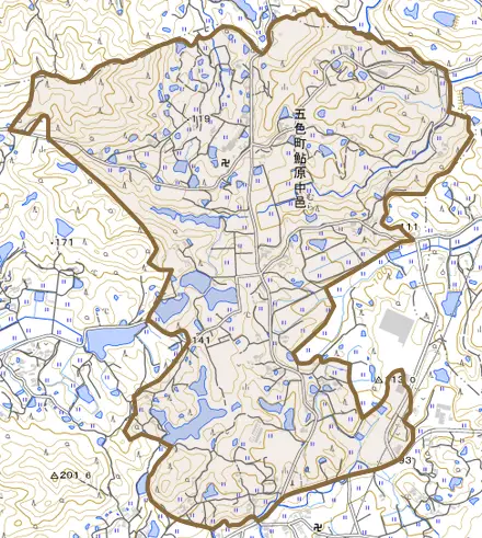 五色町鮎原中邑とその周辺の地図。町の範囲を重ねている