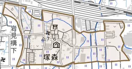 塚森とその周辺の地図。町の範囲を重ねている