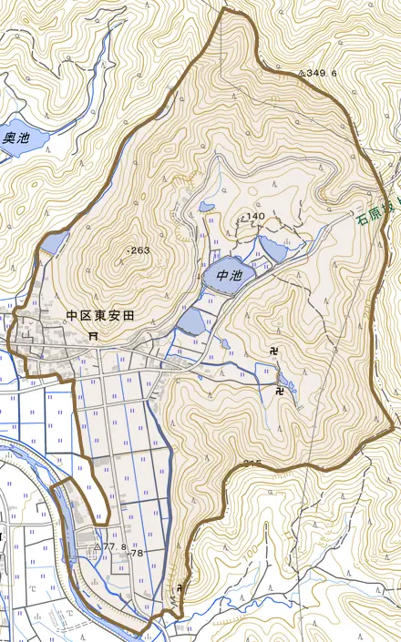 中区東安田とその周辺の地図。町の範囲を重ねている