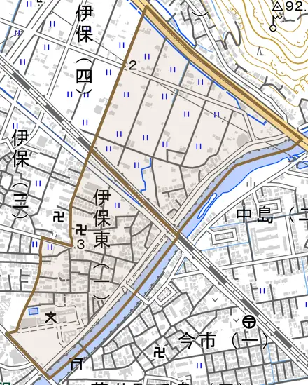 伊保東とその周辺の地図。町の範囲を重ねている